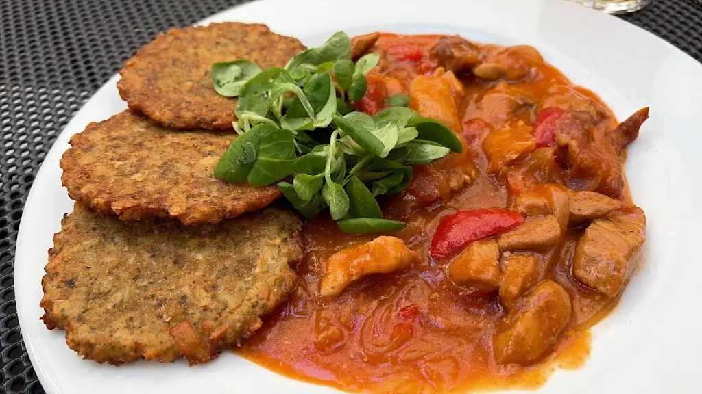 RESTAURACE MIKULOV - Pod radnicí_Mikulov_slider_image_3