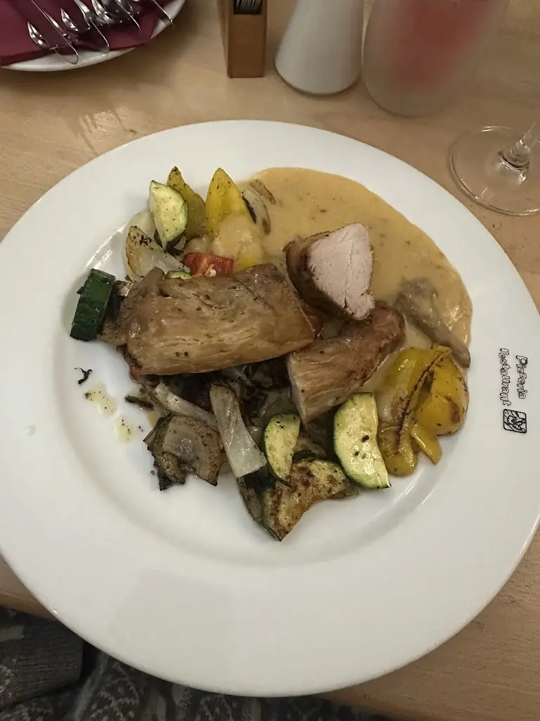 Aleksandra M_Bowling sport centrum Mikulov - Pizzeria - Restaurant_Mikulov_recensione