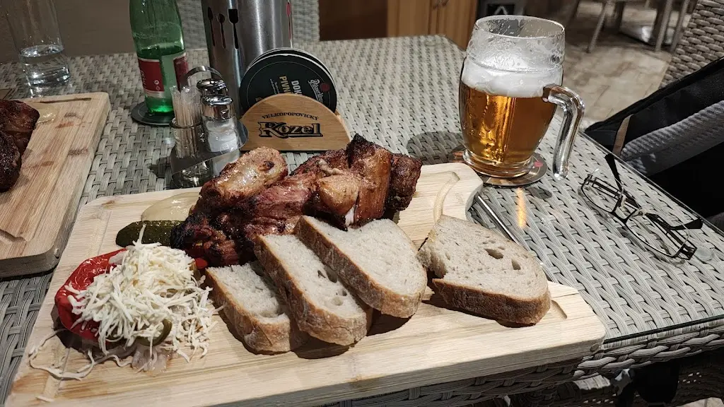 Bowling sport centrum Mikulov - Pizzeria - Restaurant_Mikulov_slider_image_2