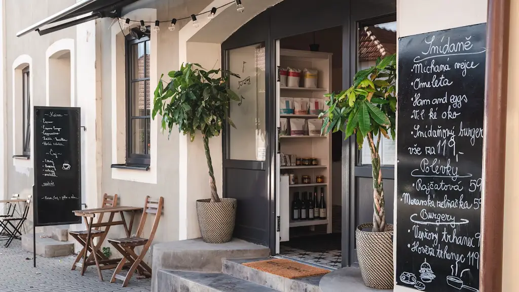 𝐓𝐨𝐦𝐦𝐲 𝐏𝐢𝐳𝐳𝐚 & 𝐁𝐮𝐫𝐠𝐞𝐫 restaurant in Mikulov