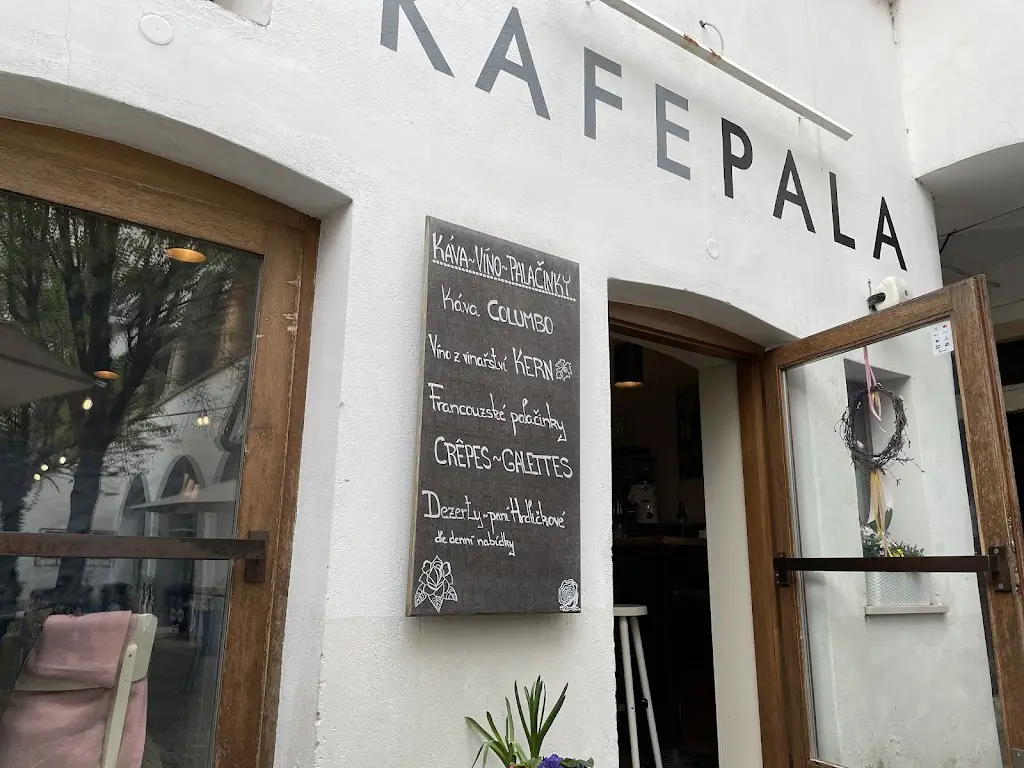Kafe Pala restaurant in Mikulov
