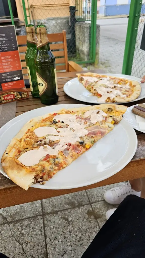 Roman Topic_pizzerie Miklovi_České Velenice_review