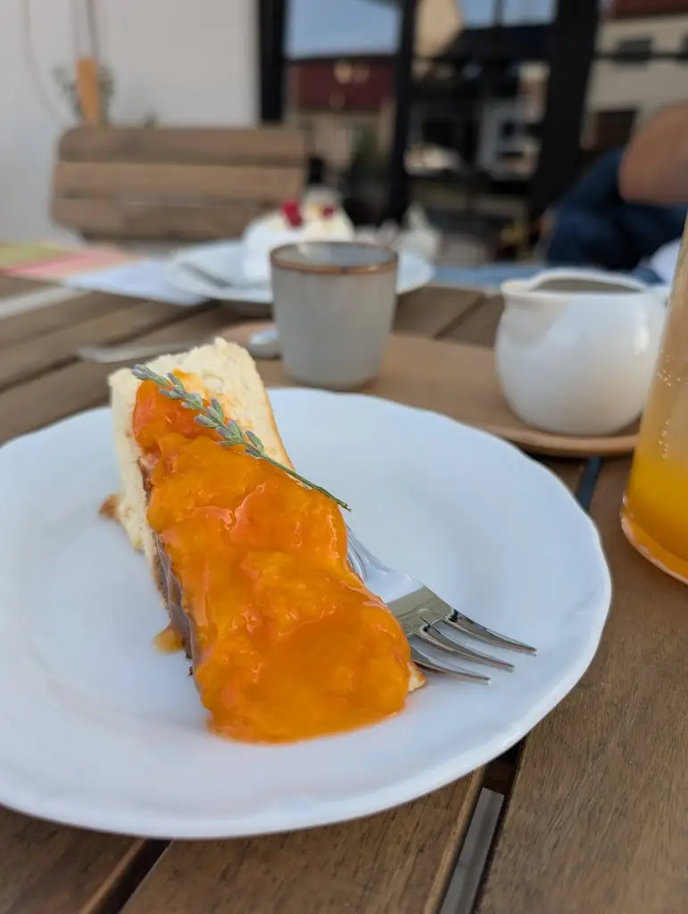 Kateřina Weissová Petrásková_Mlékárna Kafe_Moravská Nová Ves_review