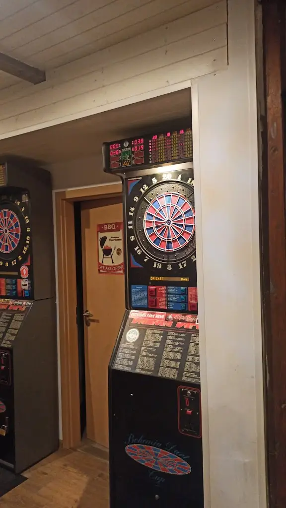 Kristijan Globar_Pub Janicka_Mokrá Hora_review