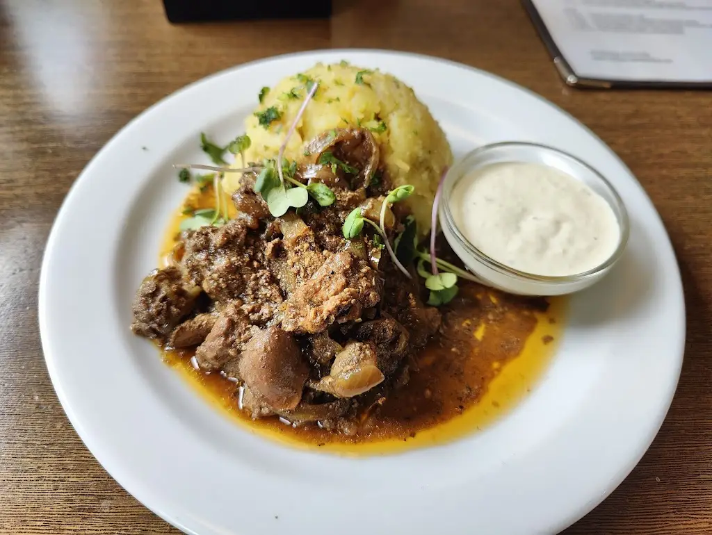 Matouš Vrchota_Alvin restaurace_Mokrá Hora_review