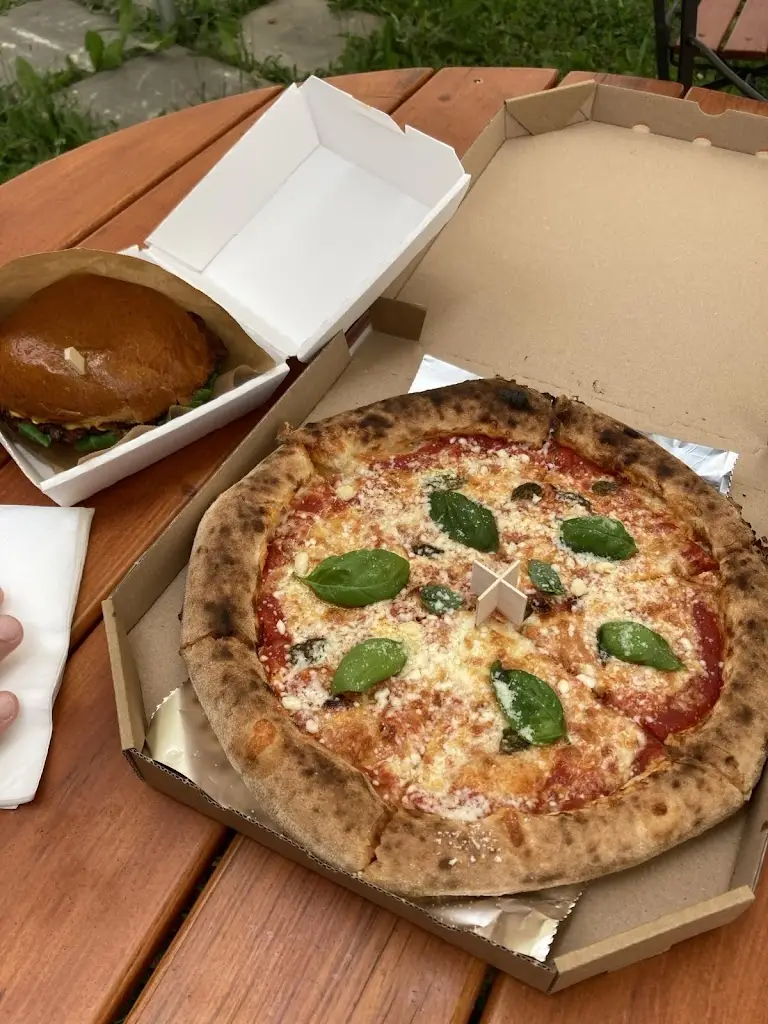 Josef Daněk_Pizza Vespa_Moravský Krumlov_recensione