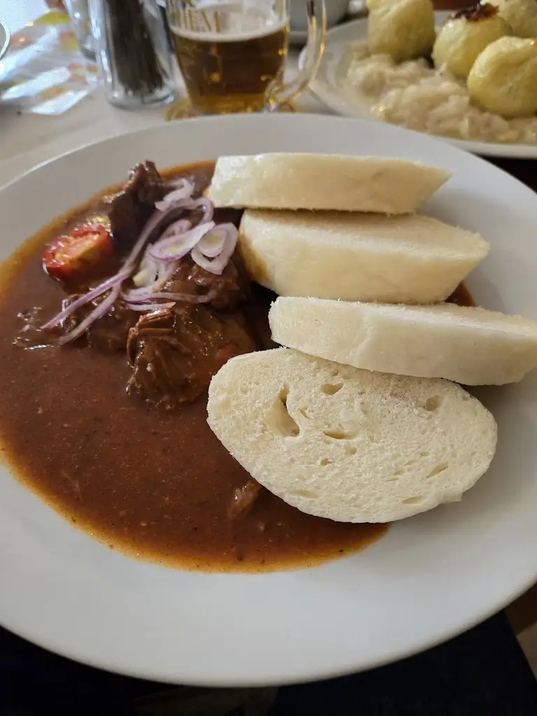 Peter K_Restaurace pod Pernštejnem_Nedvědice_review