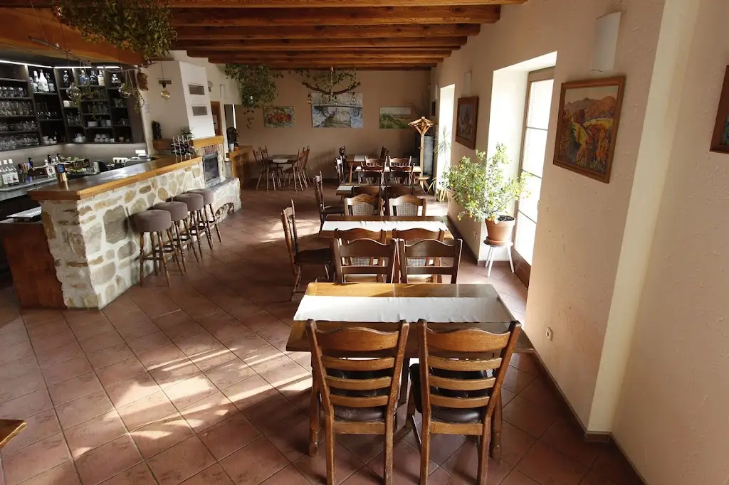 Motorest Na Hájence restaurant in Nesovice
