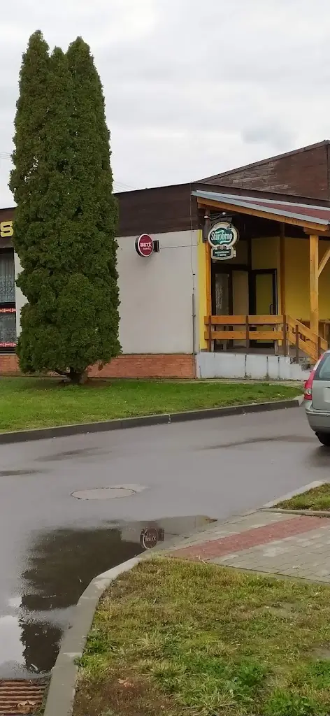 Perger Péter_Pohostinství u mostu_Nosislav_recensione