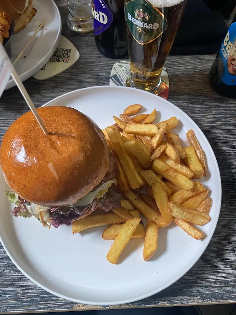 Veru Kubů_Hadog_České Budějovice_review