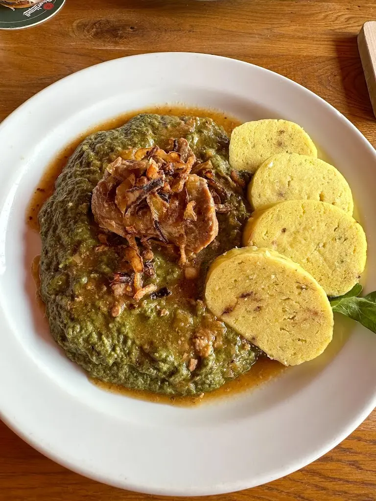 Emmanouil Gyparakis_Přístav u Vodů_Okres Brno-venkov_review