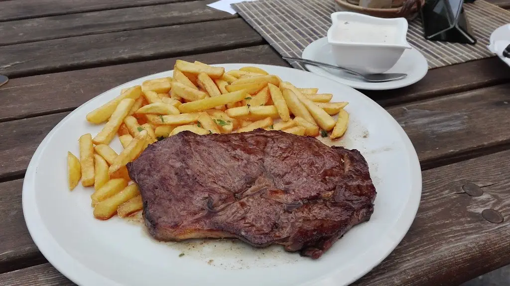 Restaurace a galerie u Michala_Olbramovice_slider_image_2