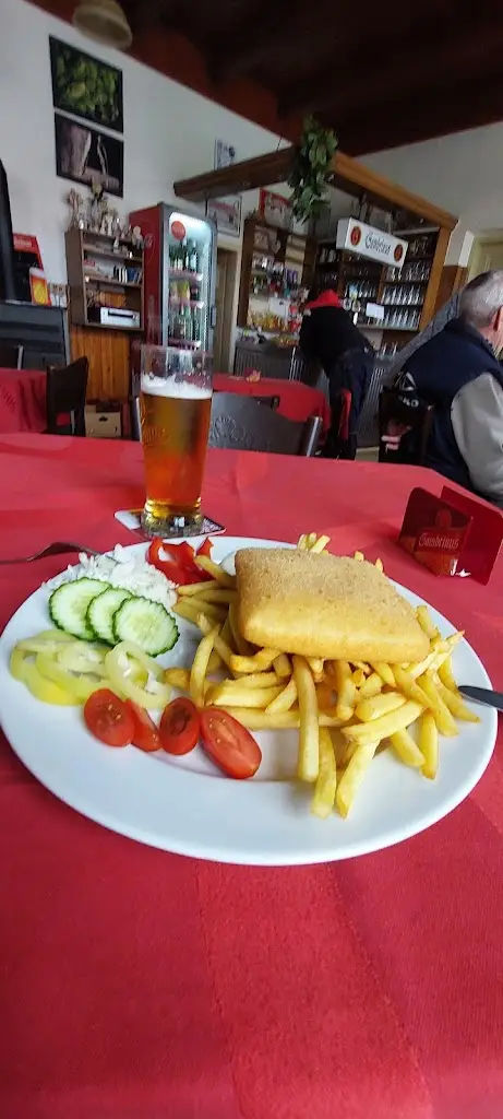 Jiří Bouzek_Hostinec U Němců_Ostrov u Macochy_review