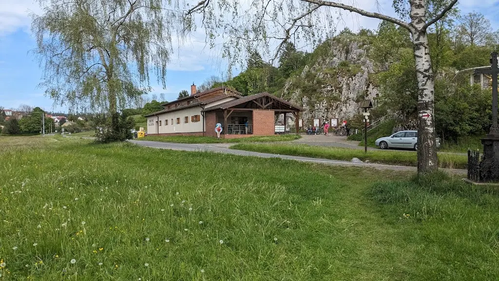 Občerstvení u jeskyně Balcarka_Ostrov u Macochy_slider_image_2