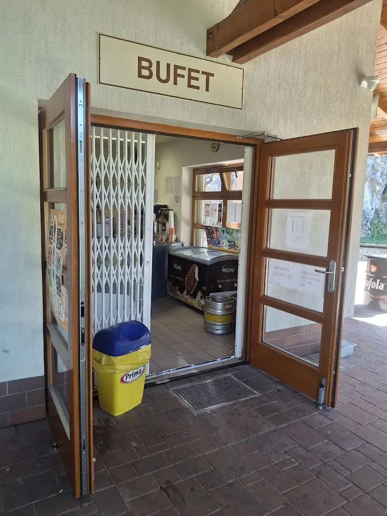 Občerstvení u jeskyně Balcarka_Ostrov u Macochy_slider_image_3