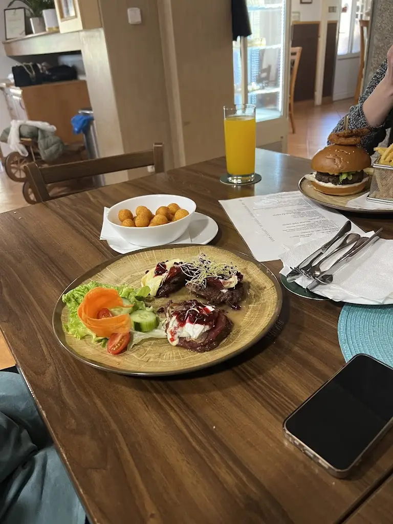 Vladimír Sláma_Restaurace u Prátů_Oslavany_review