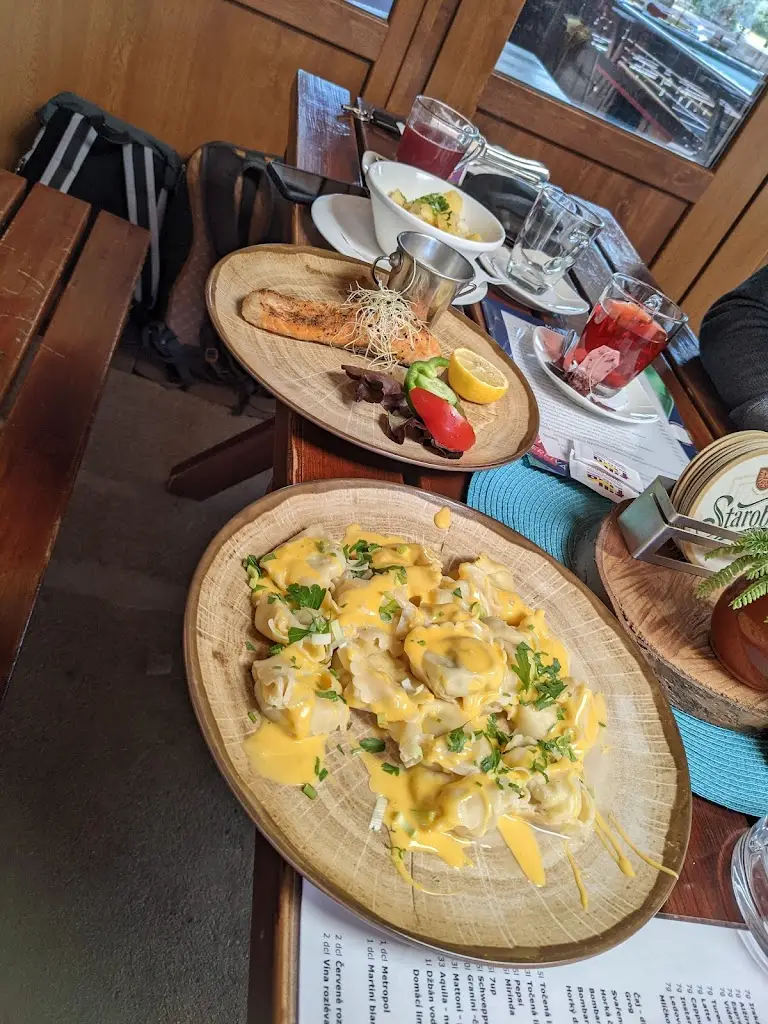 Barbora Janáková_Restaurace u Prátů_Oslavany_review