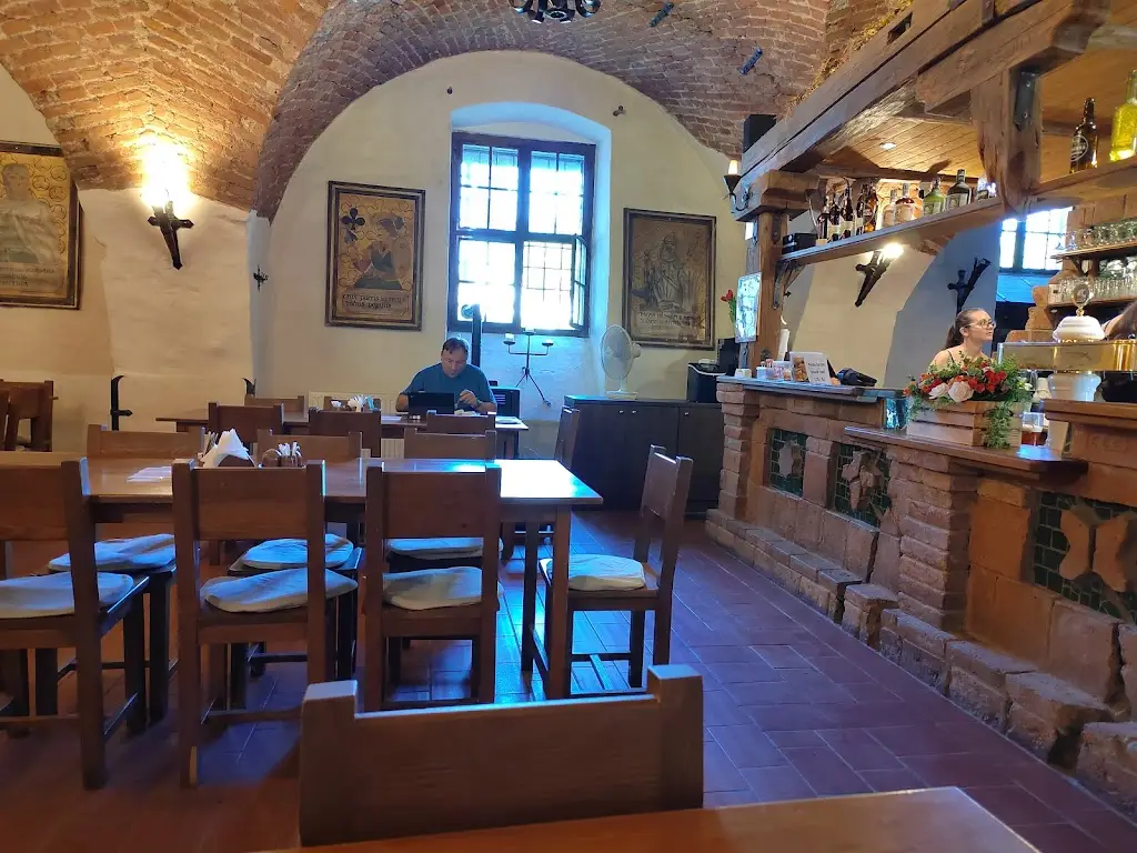Zámecká restaurace restaurant in Oslavany