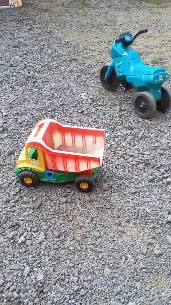 nelinka_Na Baťáku Petrov_Petrov_review