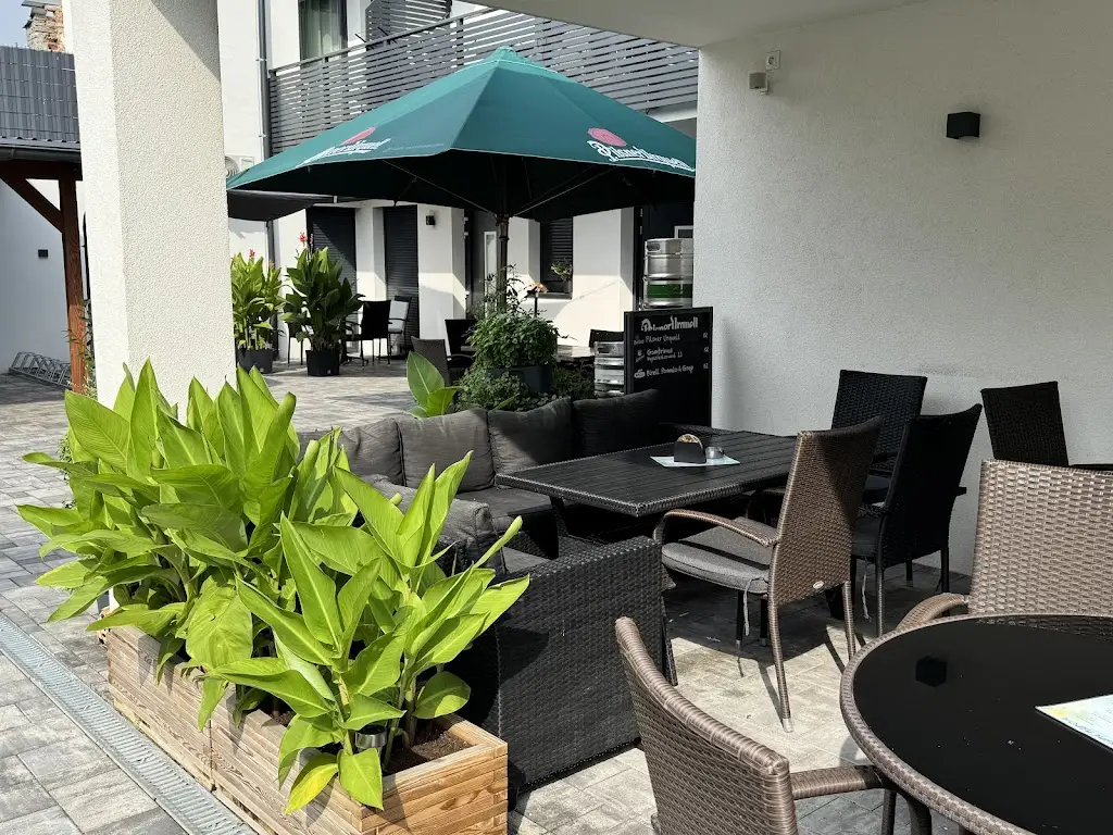 Pizzerie a apartmány Tonny restaurant in Podivín