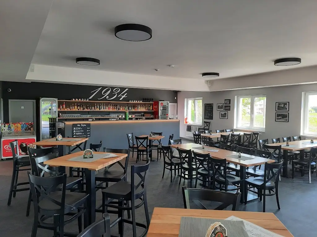 Restaurace SPORTKLUB restaurant in Prušánky