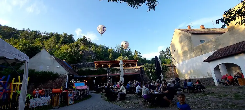 Roman Jelinek_Café U Palce_Předklášteří_review