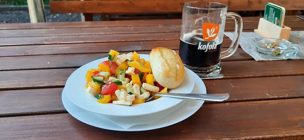 Anežka Doležalová_Café U Palce_Předklášteří_review