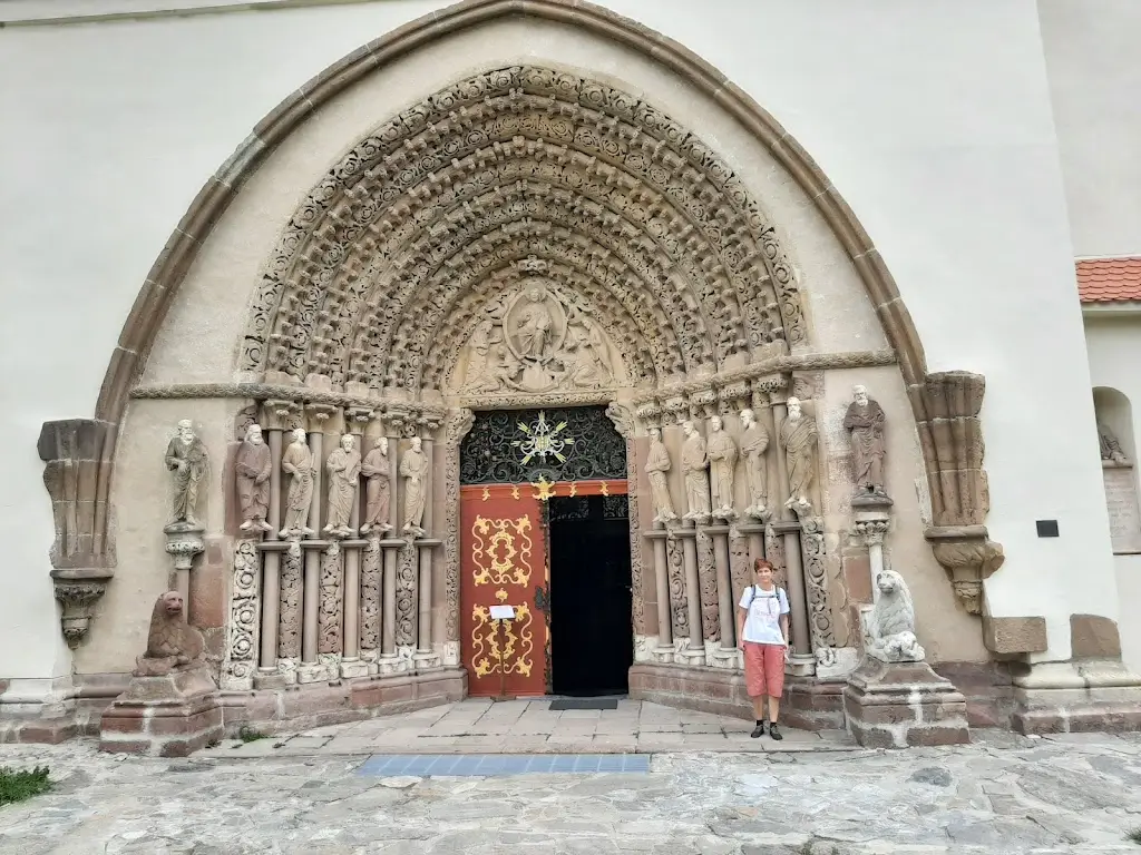 Lubomír Šibor_Klášterní kavárna Porta Coeli_Předklášteří_review