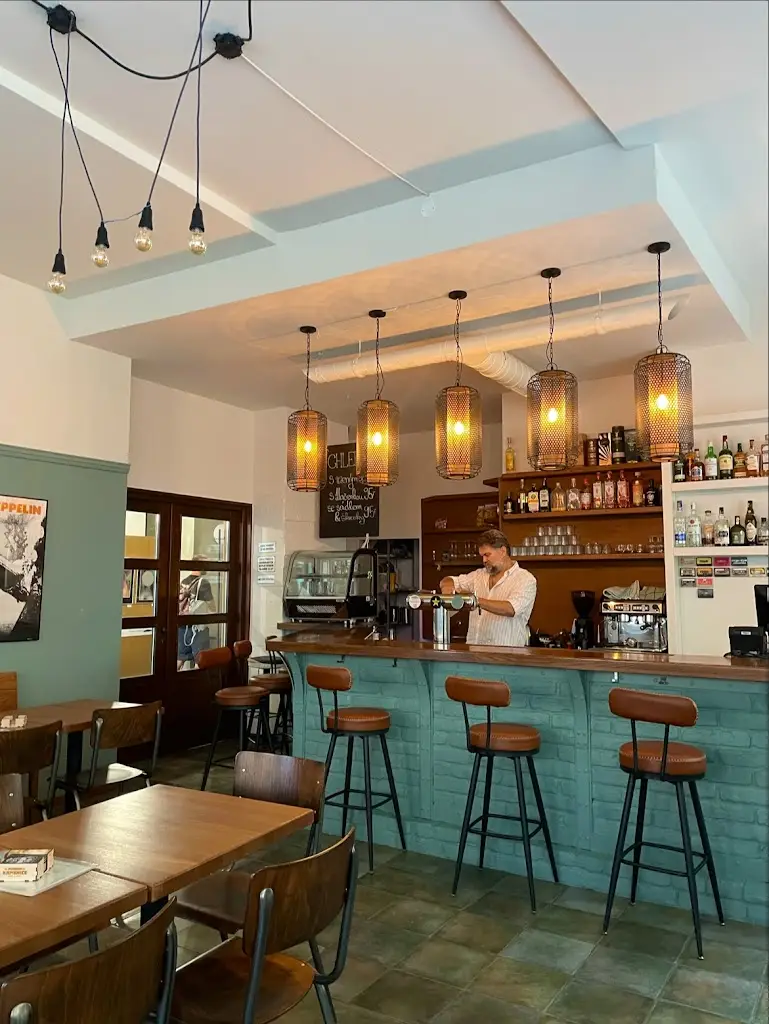 Lucie Matějková_Merryna Bar_Předklášteří_recensione