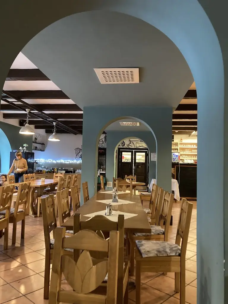 Johana Vinšová_Červený Mlýn_Předklášteří_review