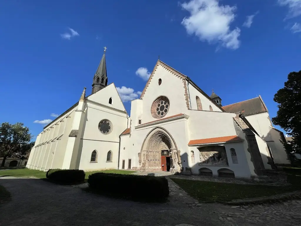 Zoltán Prohászka_Porta coeli Convent_Předklášteří_review