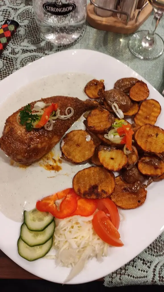 Monika Katolická_Restaurace U Pilátů_Předklášteří_review