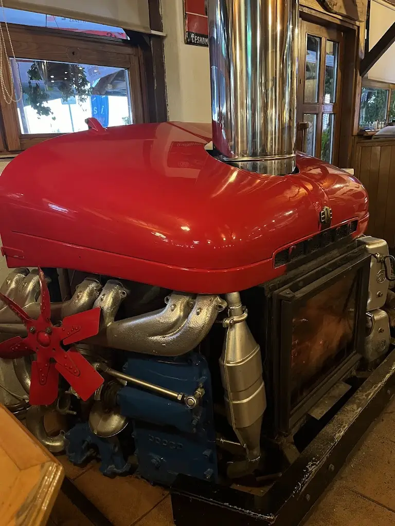 Pavel Strapko_Motorest u Toma II_Rajhrad_review