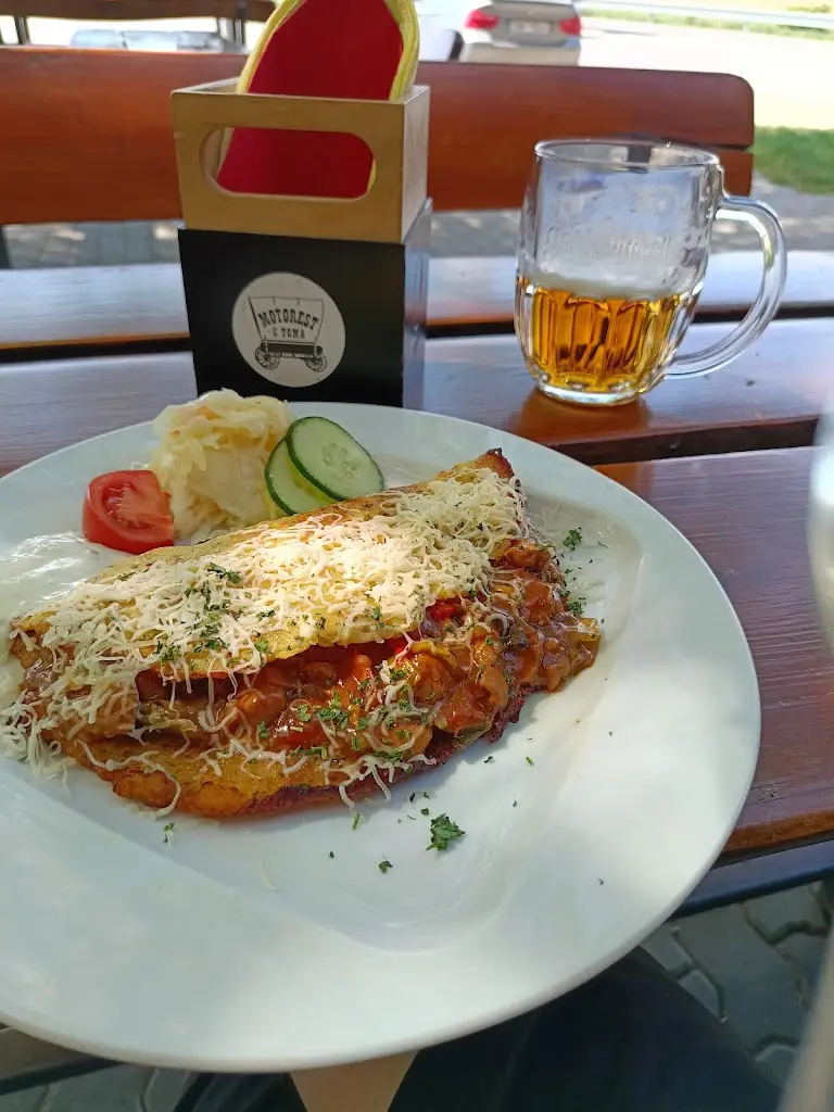 Maciej Em_Motorest u Toma směr Vídeň_Rajhrad_review