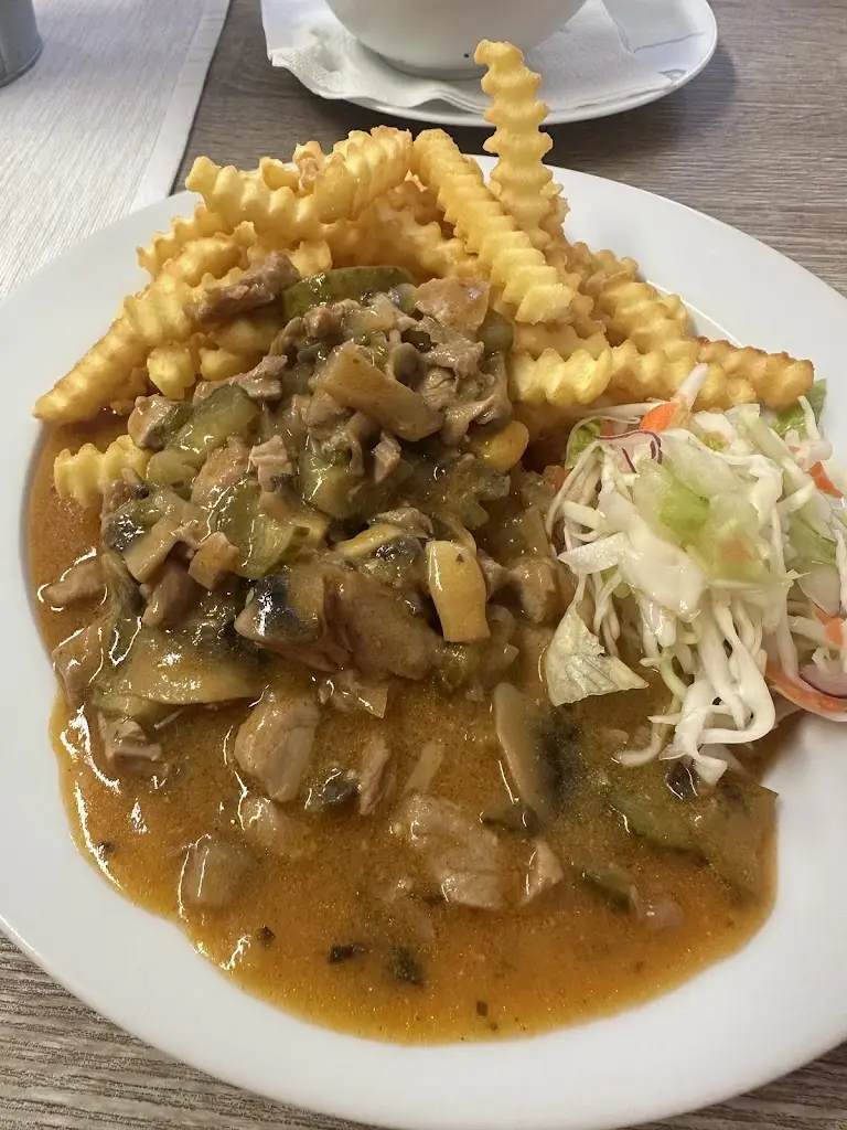 Kateřina Husárová_Bistro na náměstí_Rakvice_recensione