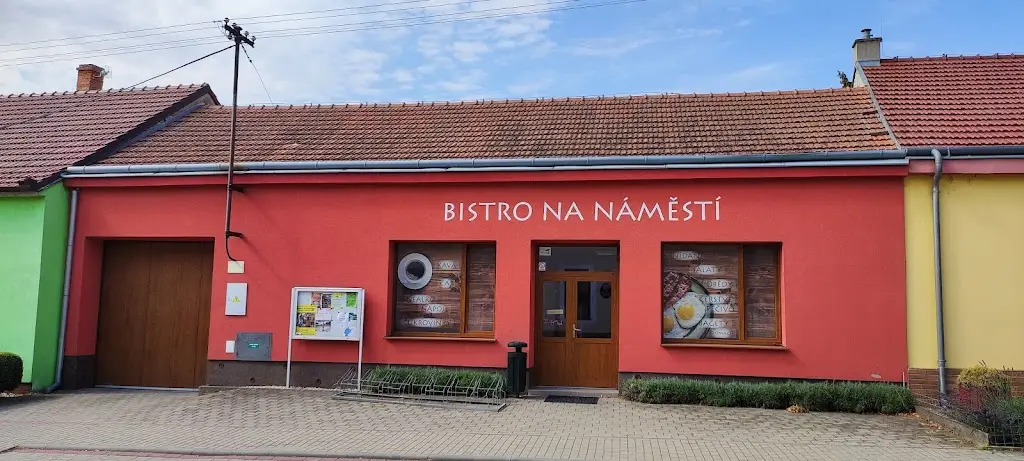 Bistro na náměstí_Rakvice_slider_image_1