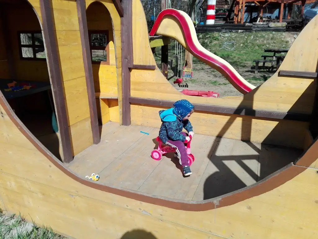 Denisa Backorova_Občerstvení přístaviště Rohatec Kolonie_Rohatec_review