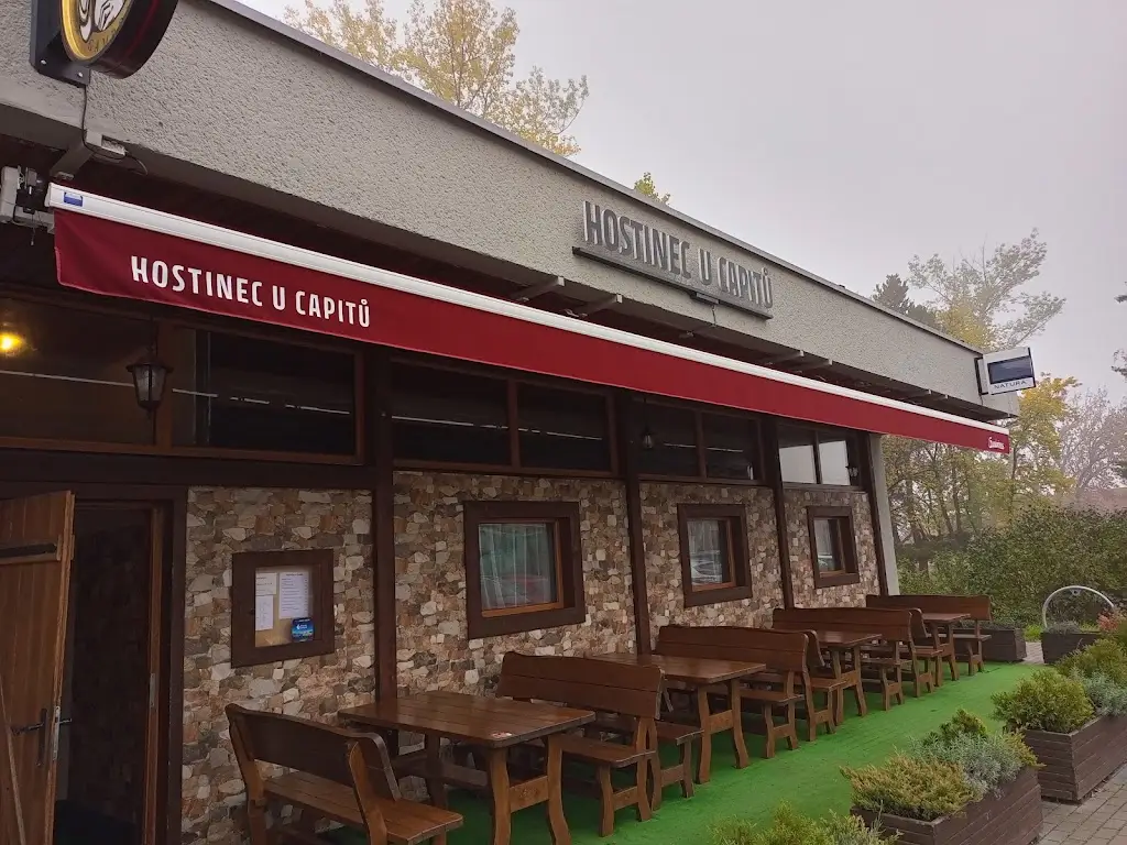 Lubor Kolářík_Hostinec u Capitů_Rohatec_review