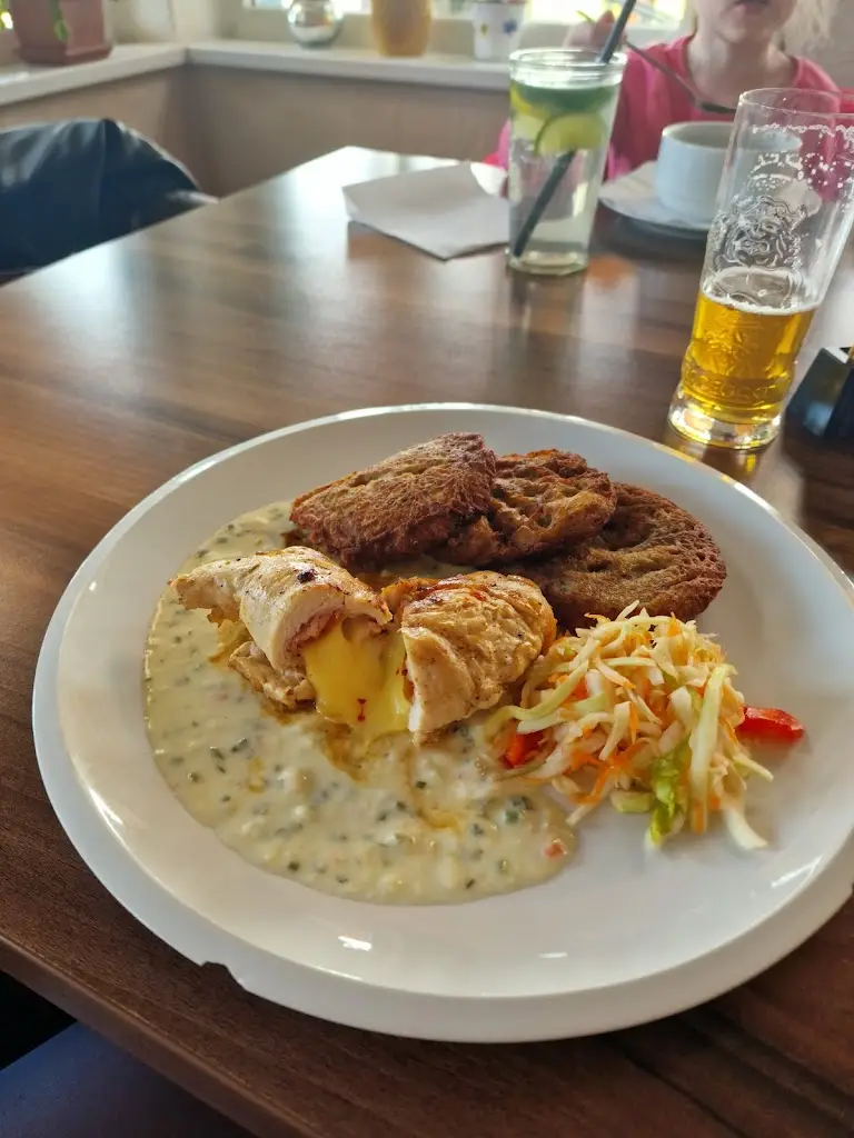 Dušan Hrubý_Motorest - Inablanka_Rohatec_recensione