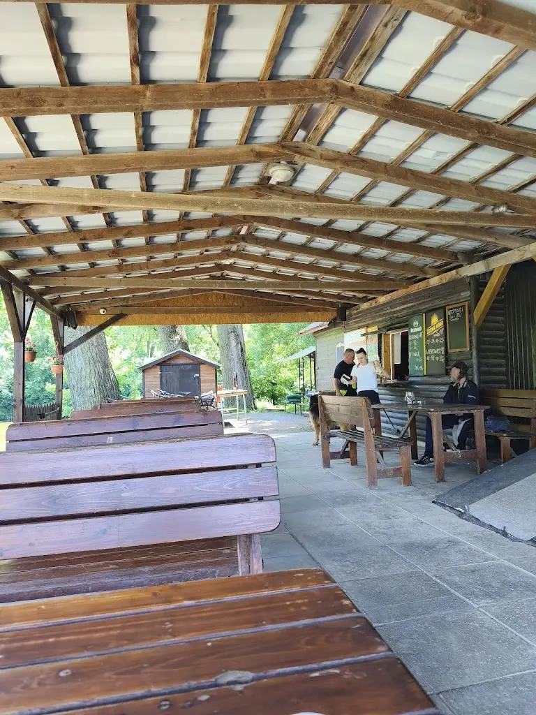 Leinad Y.231_Přístavní restaurace Janča_Rohatec_recensione