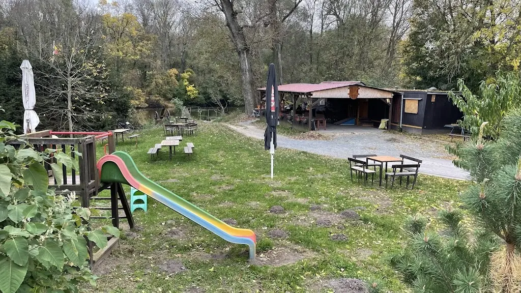 Přístavní restaurace Janča_Rohatec_slider_image_3