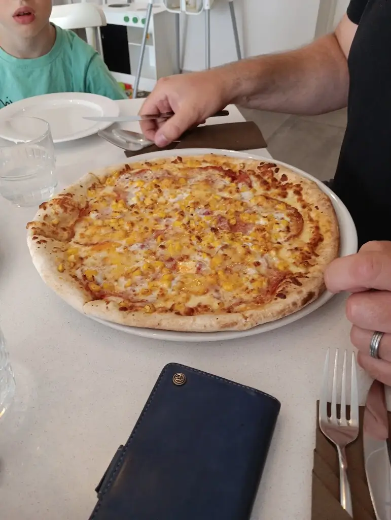 Steffi Sommer_Restaurace pizza Borsa_Rosice_review