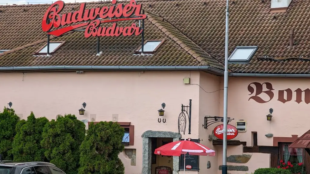 Adrian Kajda_Motorest Bonaparte_Rousínov_review