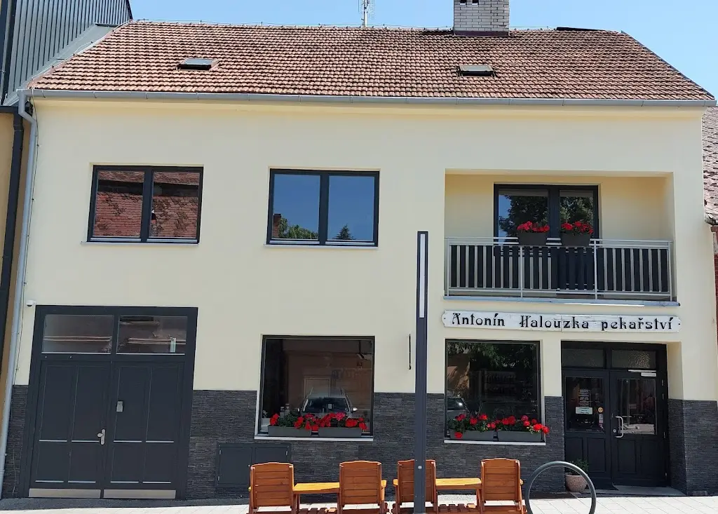 Antonín Halouzka - Bakery_Rousínov_slider_image_3