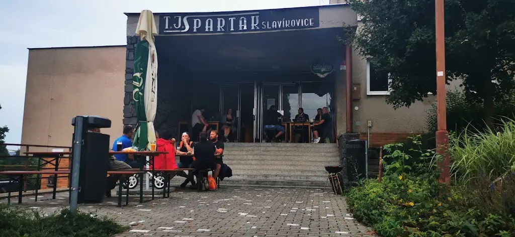 TJ Spartak Slavíkovice restaurant in Rousínov
