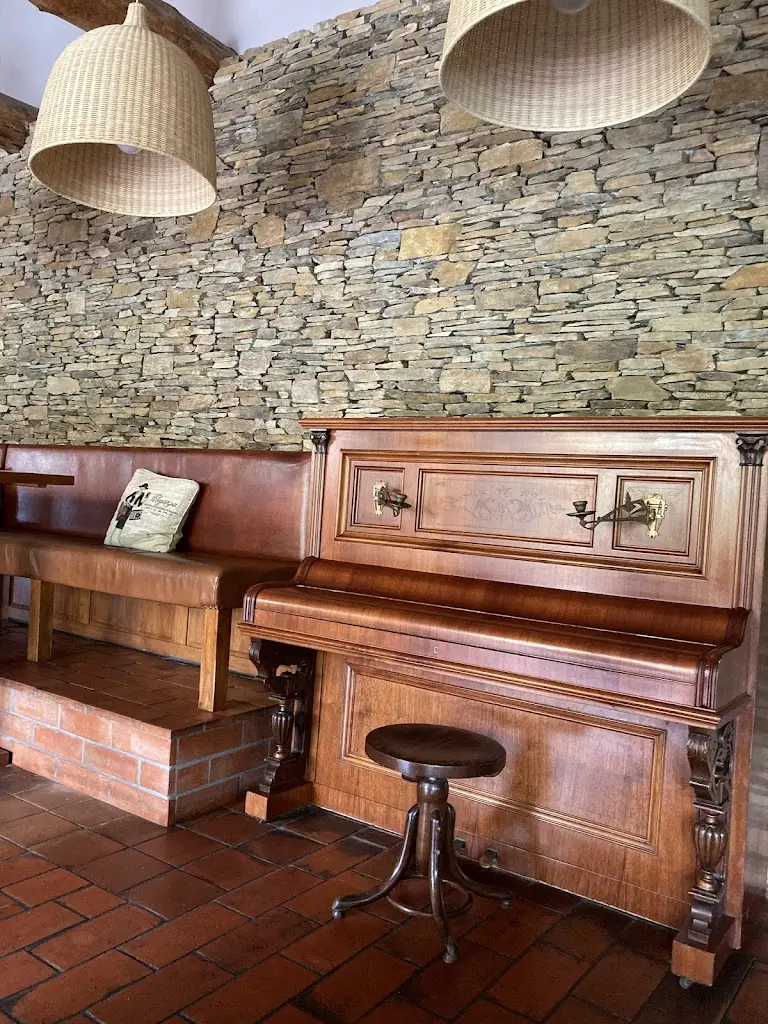 Meruyert Bekturganova_Restaurace Jureček_Říčany_review