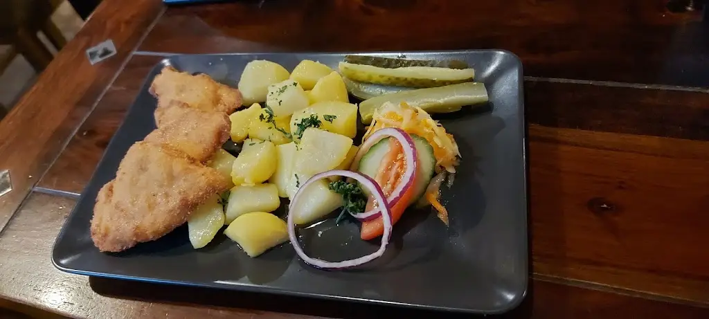 Arm Abramyan_Restaurace U labutě_Říčany_review