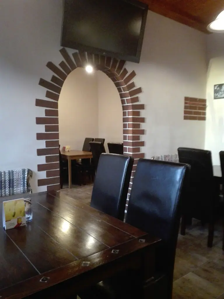 Zdenek Melničák_Restaurace U labutě_Říčany_review