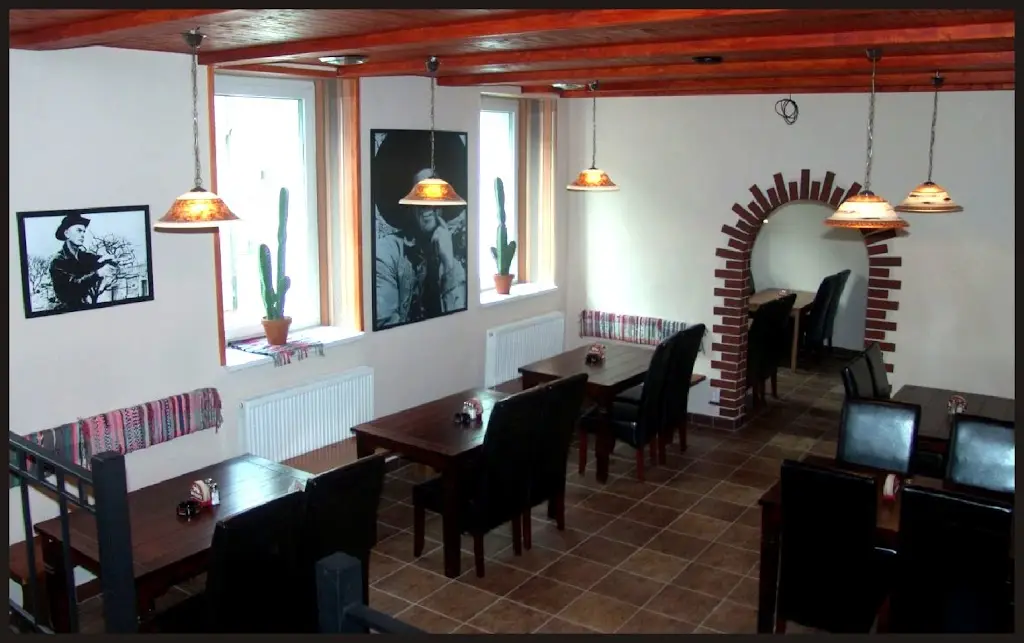 Restaurace U labutě restaurant in Říčany