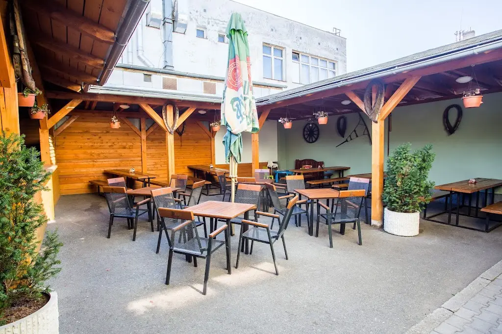 Restaurace Na Zastávce_Říčany_slider_image_1